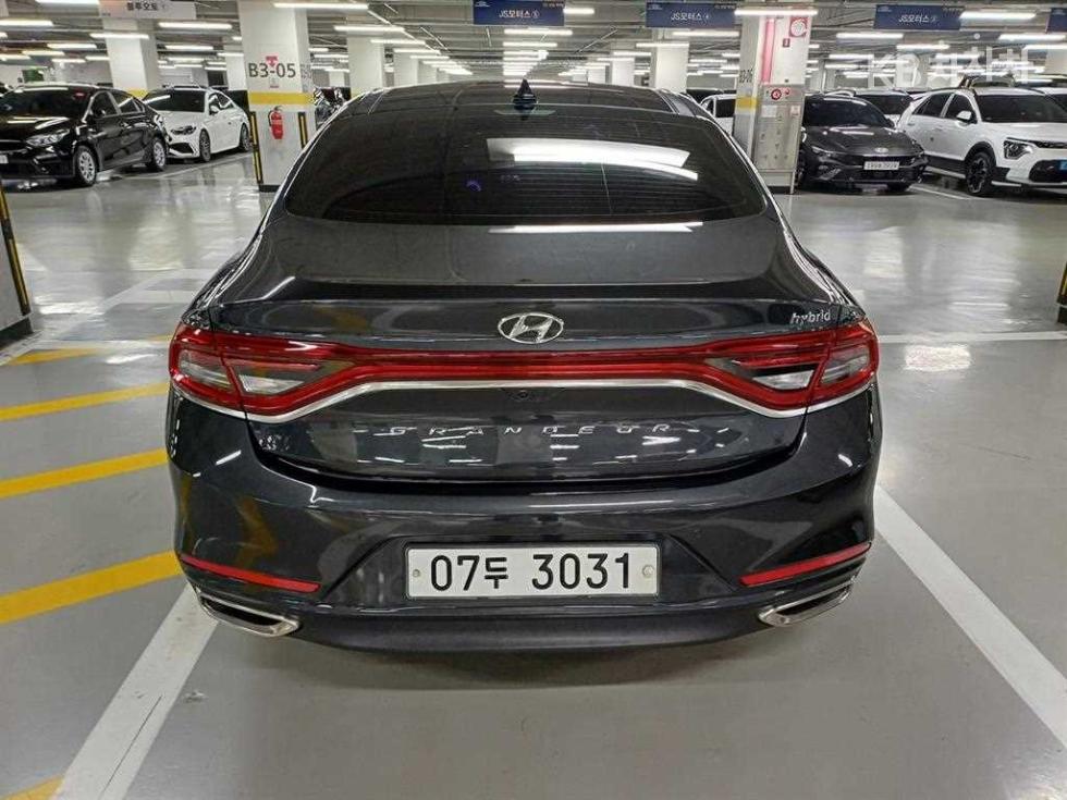 Hyundai Grandeur Special — фото 4