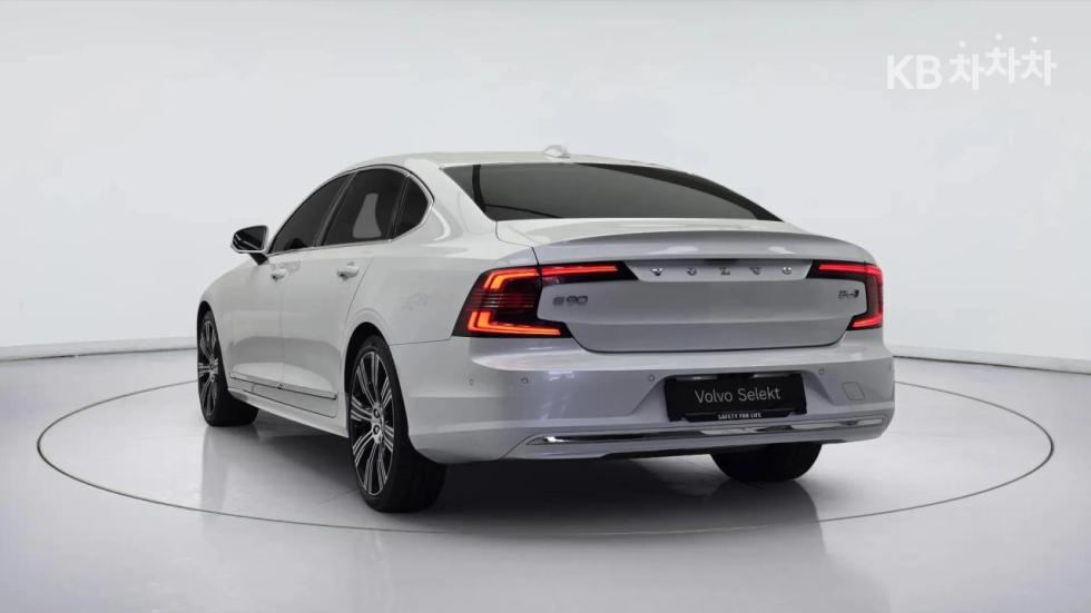 Volvo S90 — фото 4