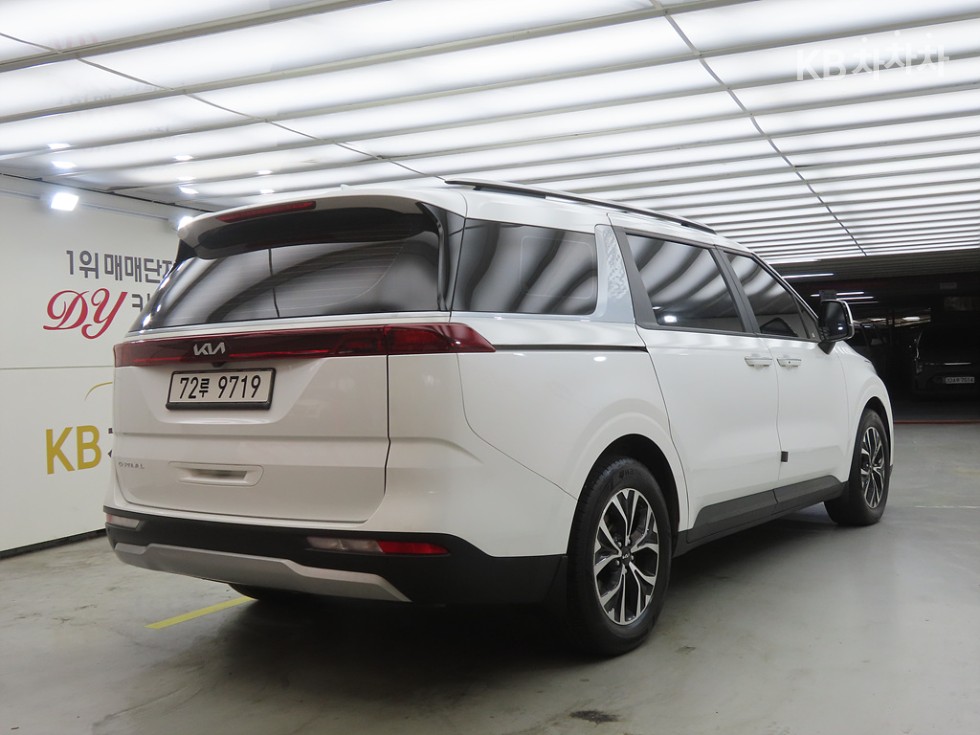 Kia Carnival PRESTIGE — фото 4