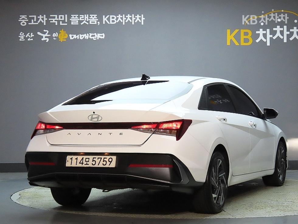 Hyundai Avante — фото 2