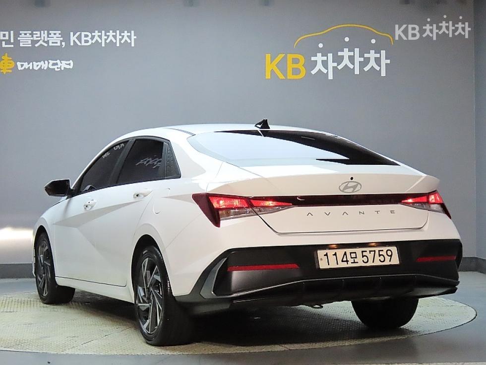 Hyundai Avante — фото 4