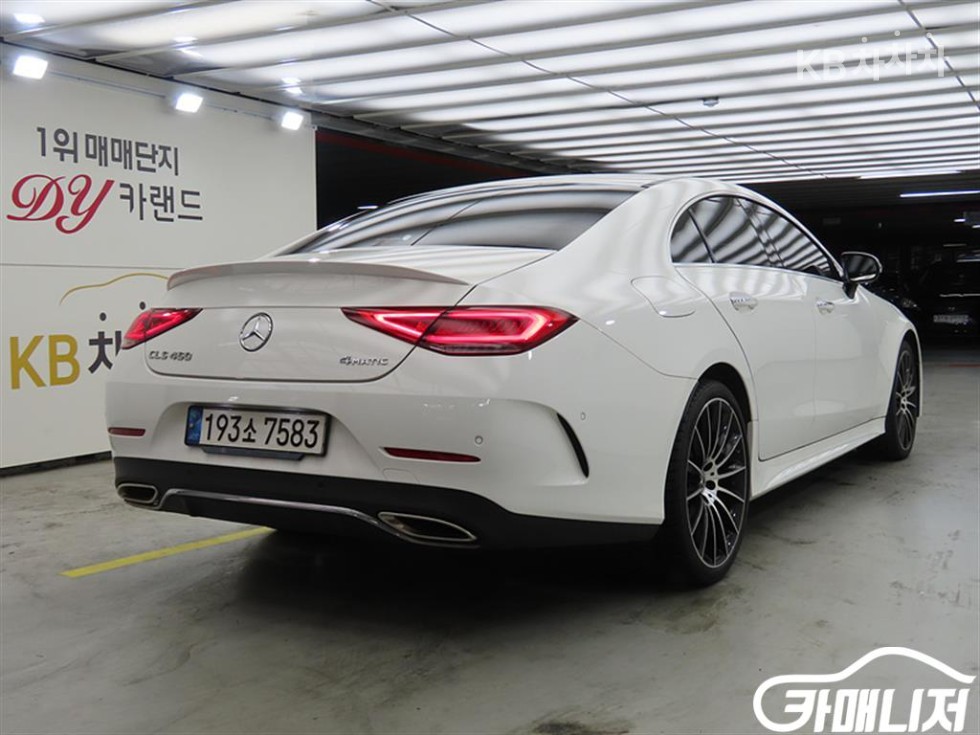 Mercedes-Benz CLS-Class AMG Line — фото 4