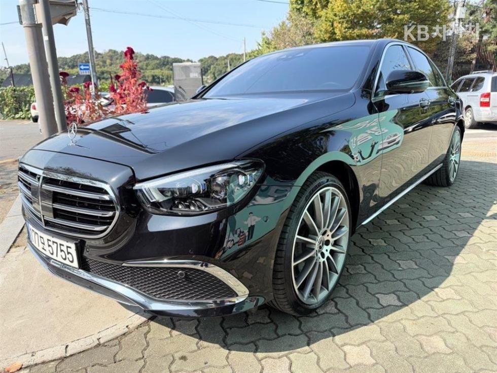 Mercedes-Benz E-Class EXCLUSIVE — фото 2