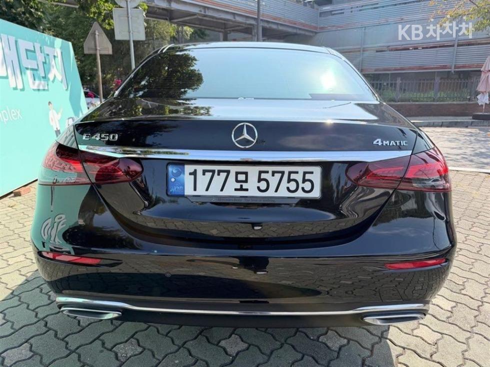 Mercedes-Benz E-Class EXCLUSIVE — фото 4
