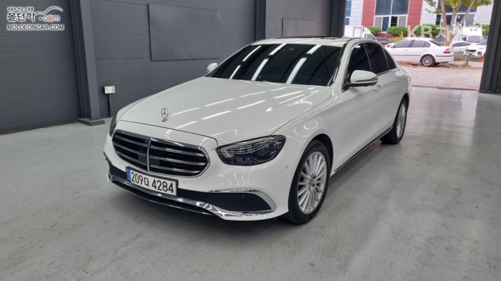 Mercedes-Benz E-Class Exclusive — фото 1