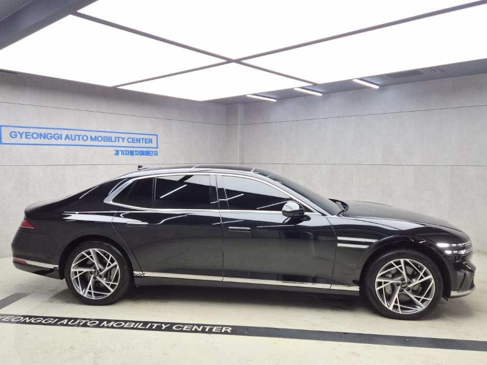 Genesis G90 BASE MODEL — фото 2