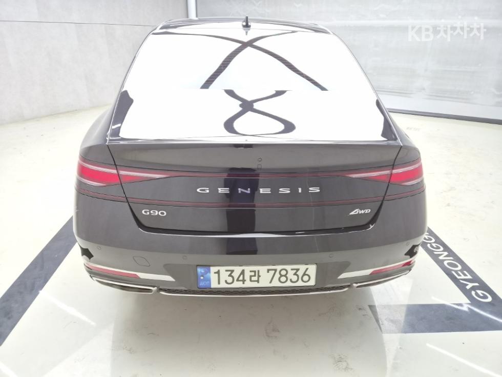 Genesis G90 BASE MODEL — фото 3