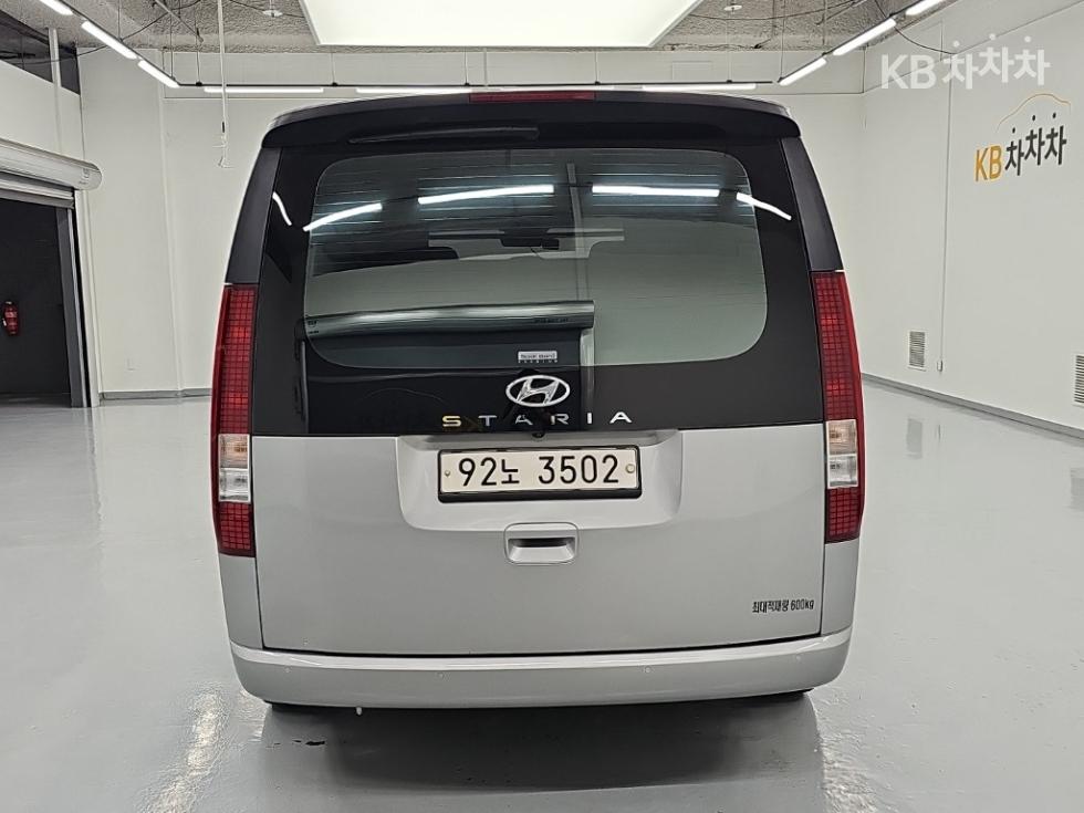 Hyundai Staria — фото 3