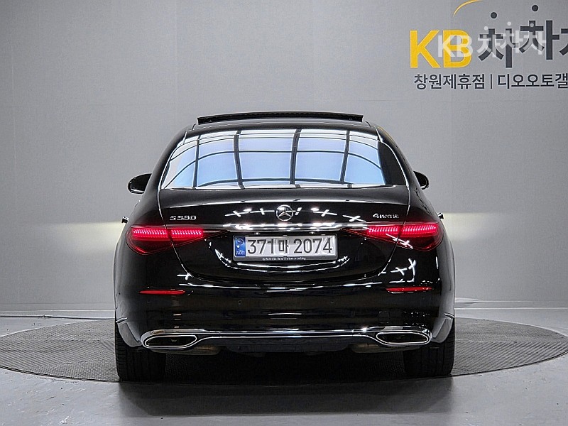 Mercedes-Benz S-Class BASE MODEL — фото 4