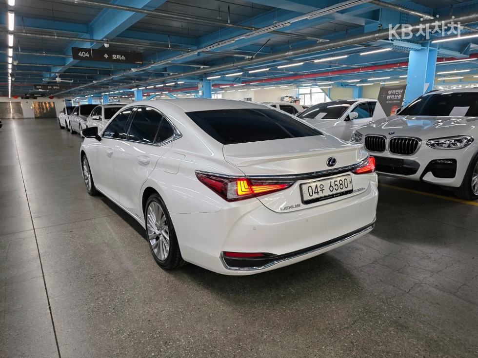 Lexus ES Executive — фото 4