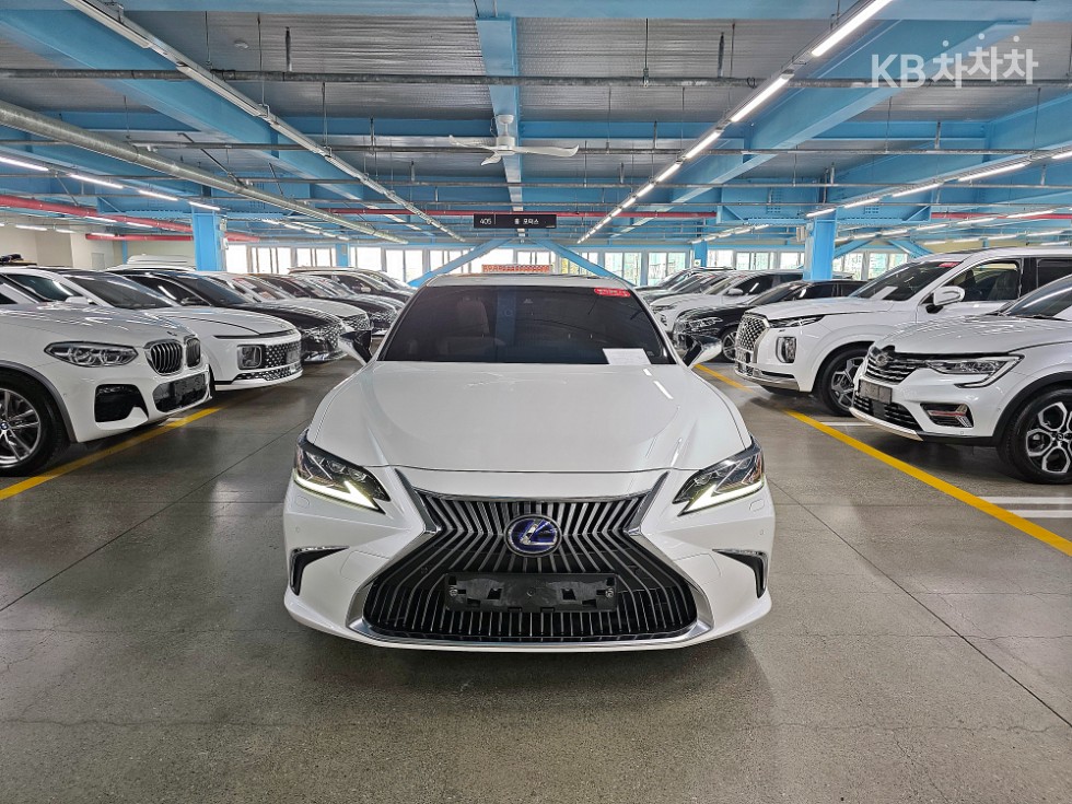 Lexus ES Executive — фото 1
