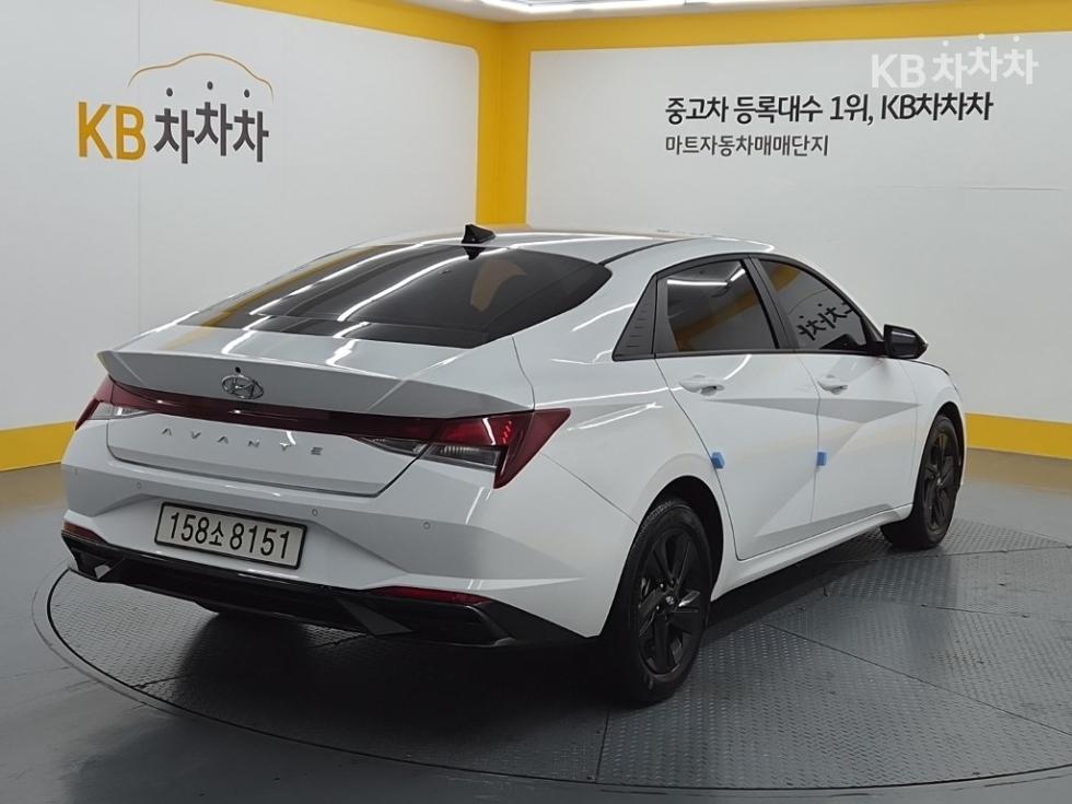 Hyundai Avante — фото 2