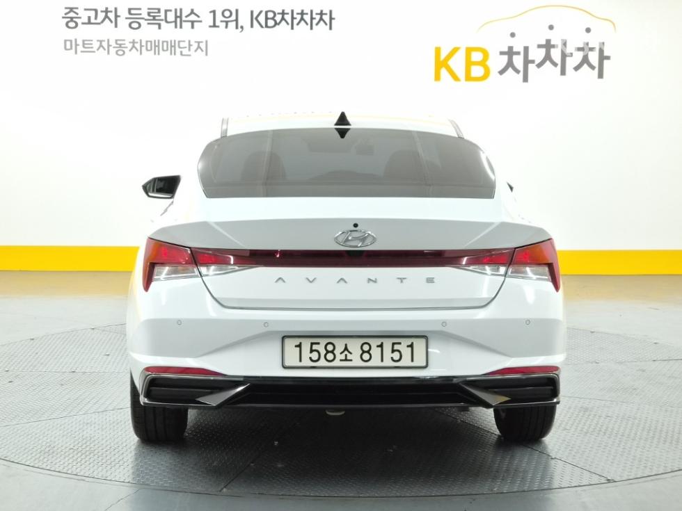 Hyundai Avante — фото 3