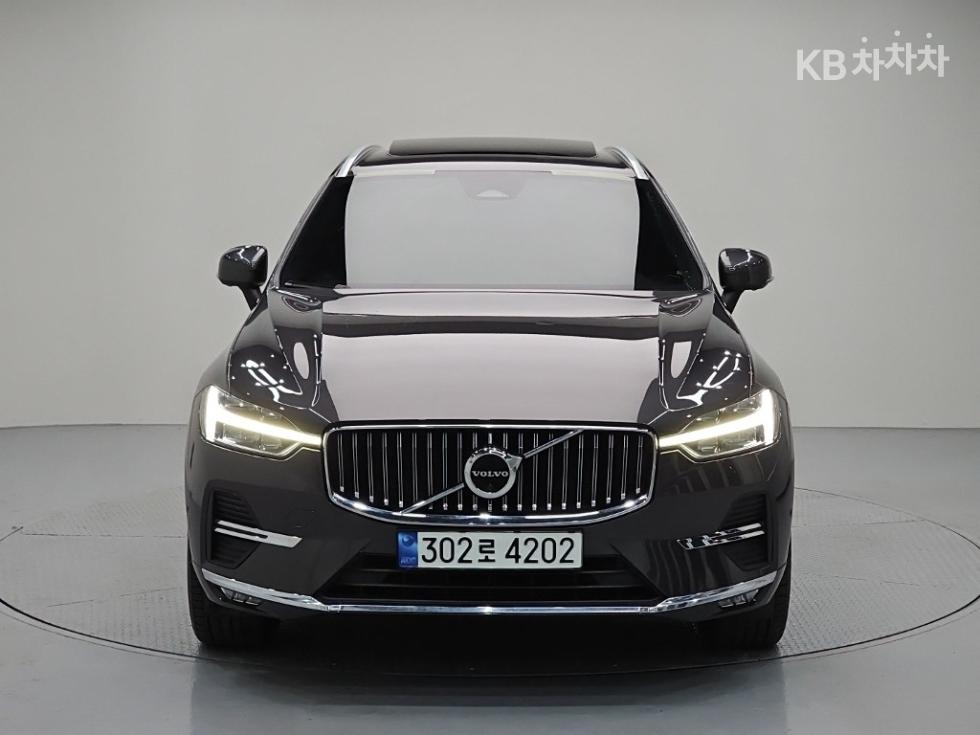 Volvo XC60 Ultimate Bright — фото 2