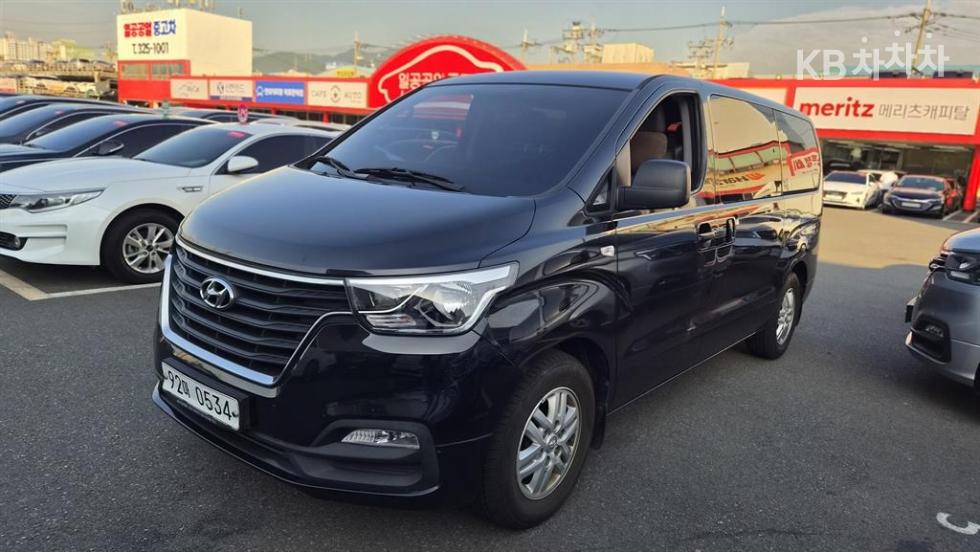 Hyundai Starex — фото 1