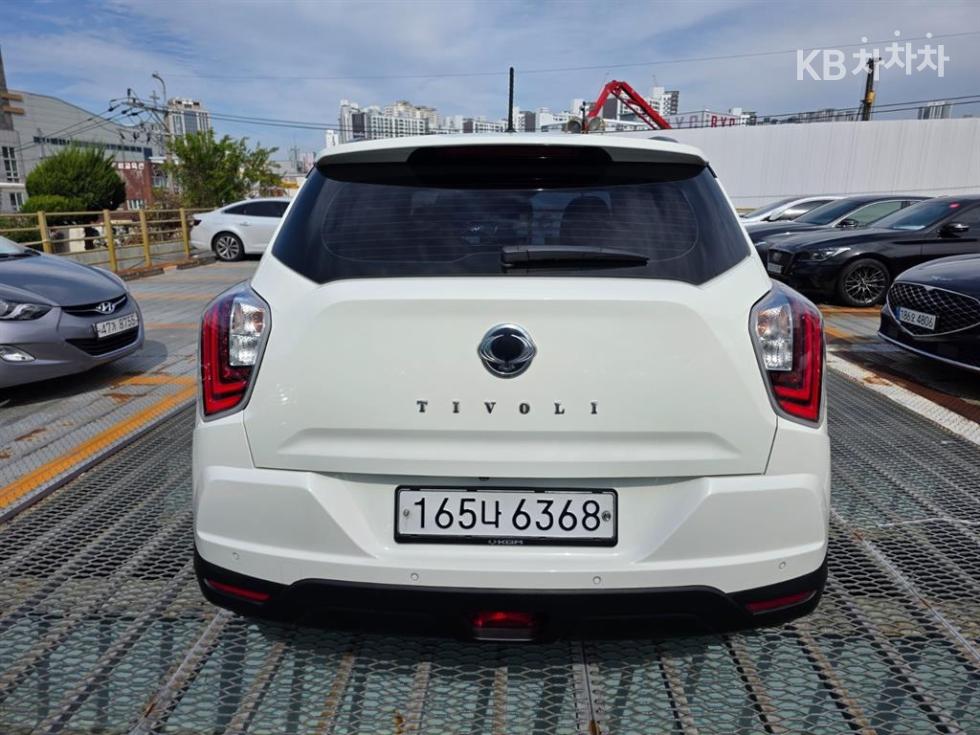 KG Mobility Tivoli BASE MODEL — фото 4