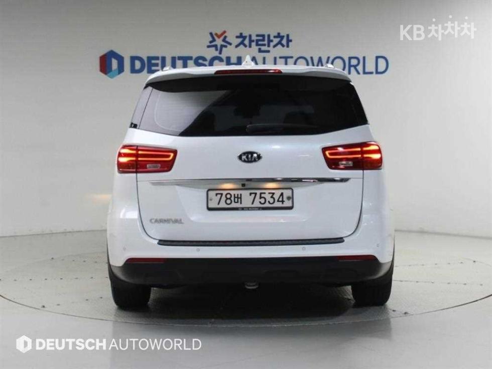 Kia Carnival PRESTIGE — фото 4
