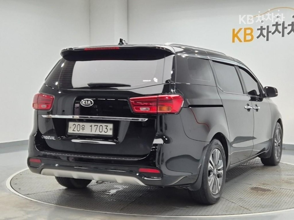 Kia Carnival LUXURY — фото 3