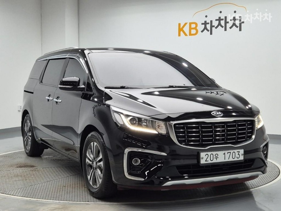 Kia Carnival LUXURY — фото 4