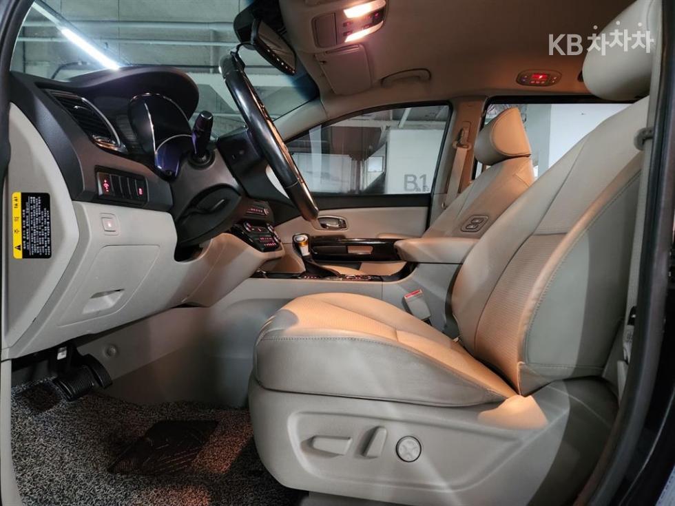 Kia Carnival PRESTIGE — фото 1