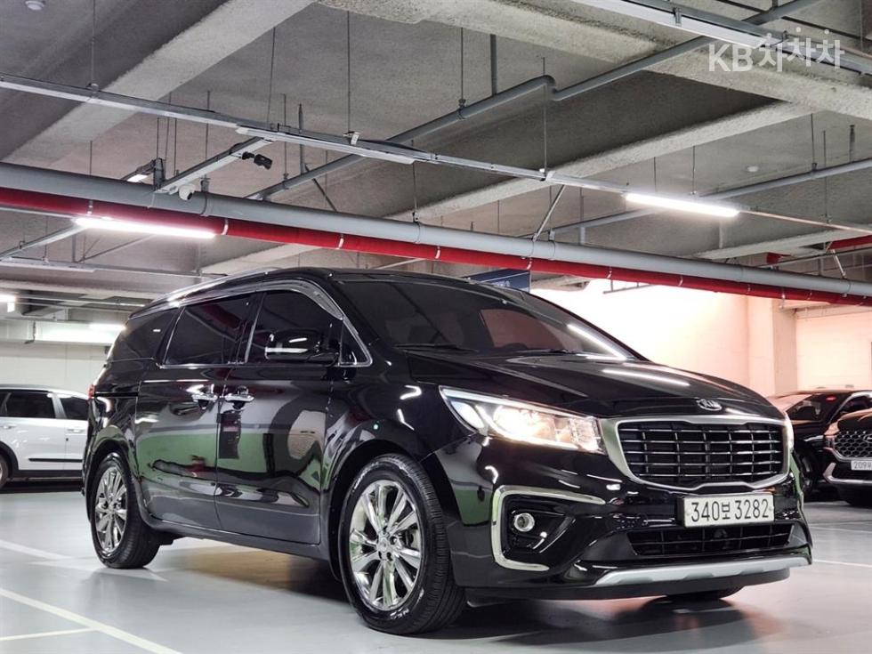 Kia Carnival PRESTIGE — фото 4