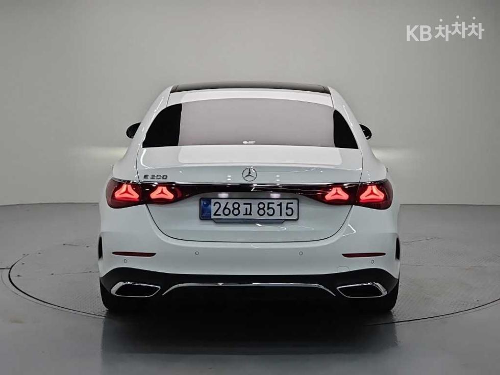 Mercedes-Benz E-Class AMG Line — фото 3