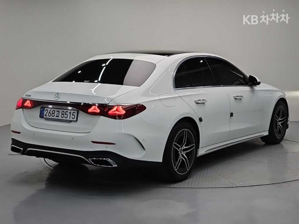 Mercedes-Benz E-Class AMG Line — фото 4