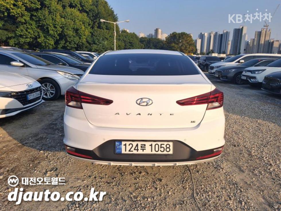 Hyundai Avante Smart — фото 4