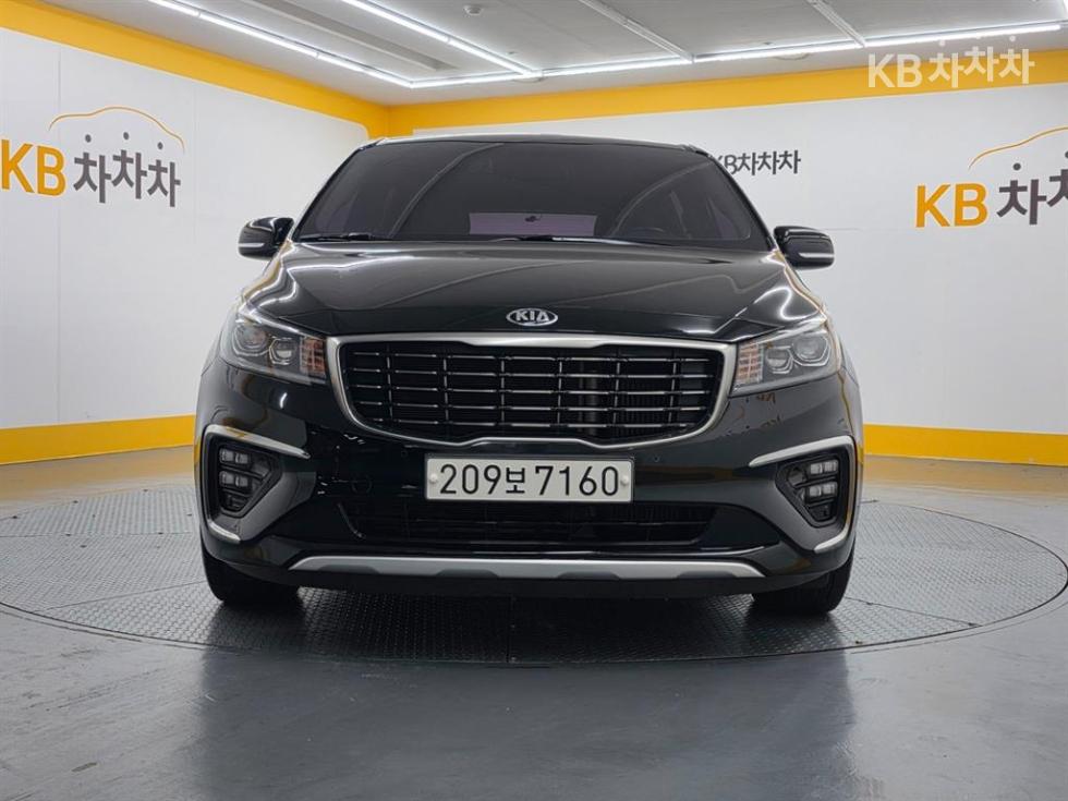 Kia Carnival Noblesse Special — фото 1