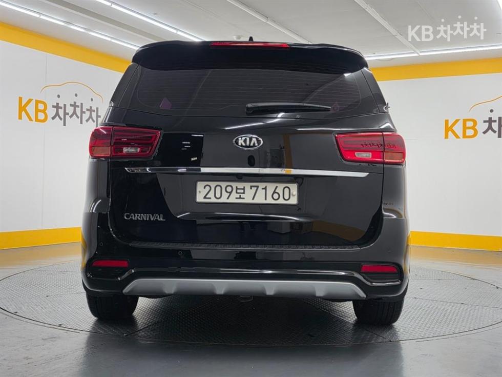 Kia Carnival Noblesse Special — фото 3