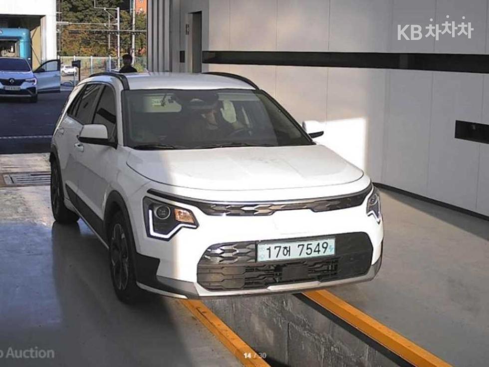 Kia BASE MODEL — фото 3