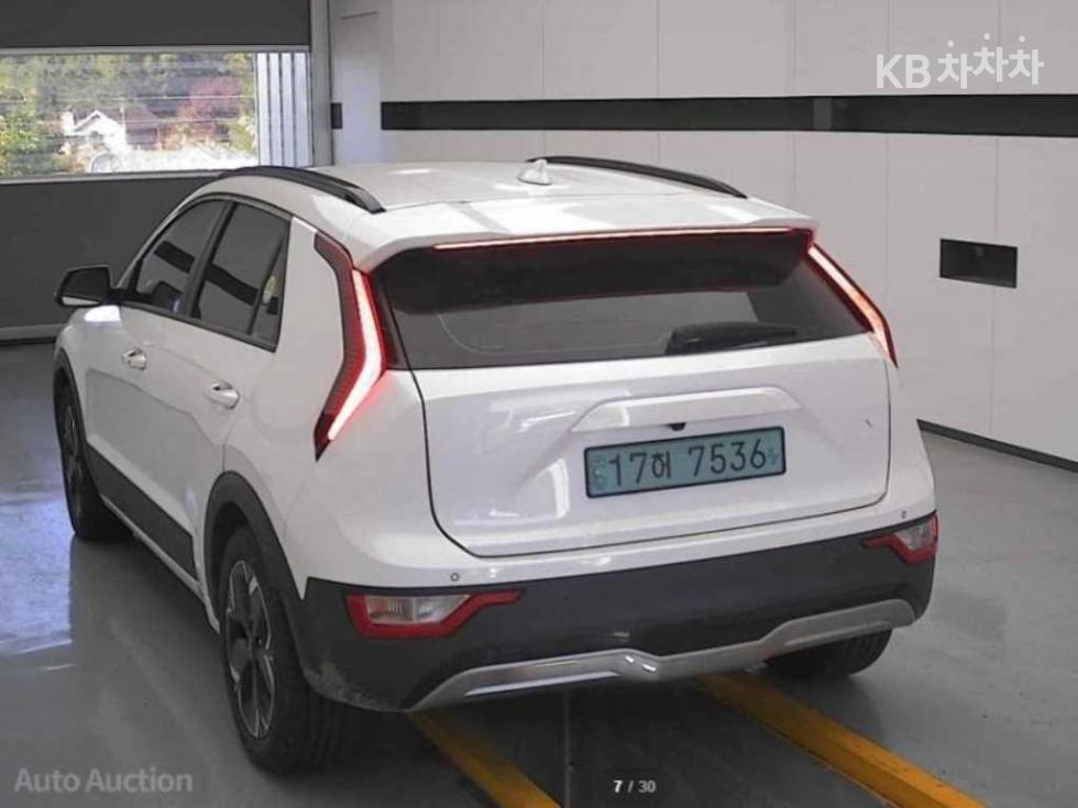 Kia BASE MODEL — фото 3