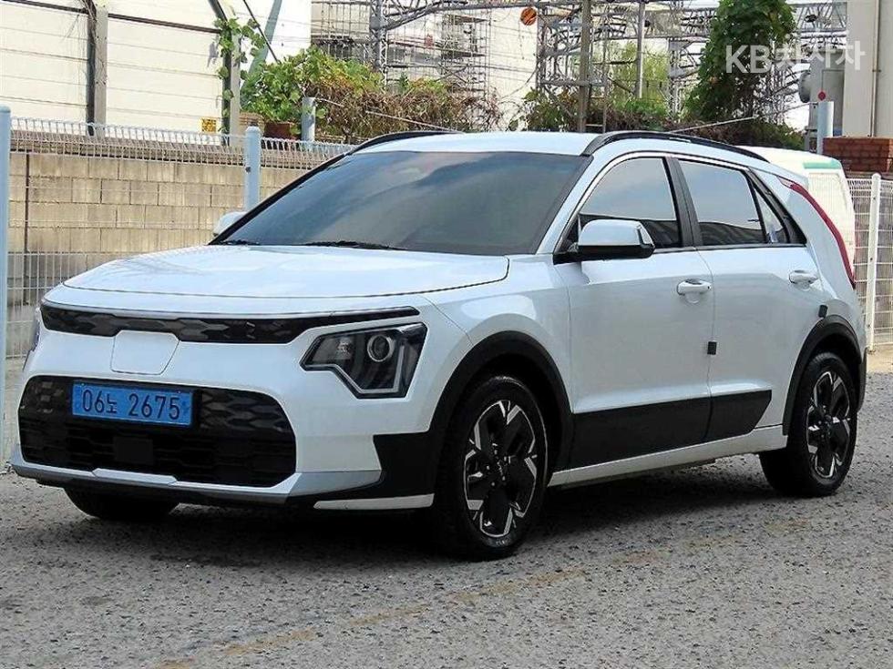 Kia BASE MODEL — фото 2