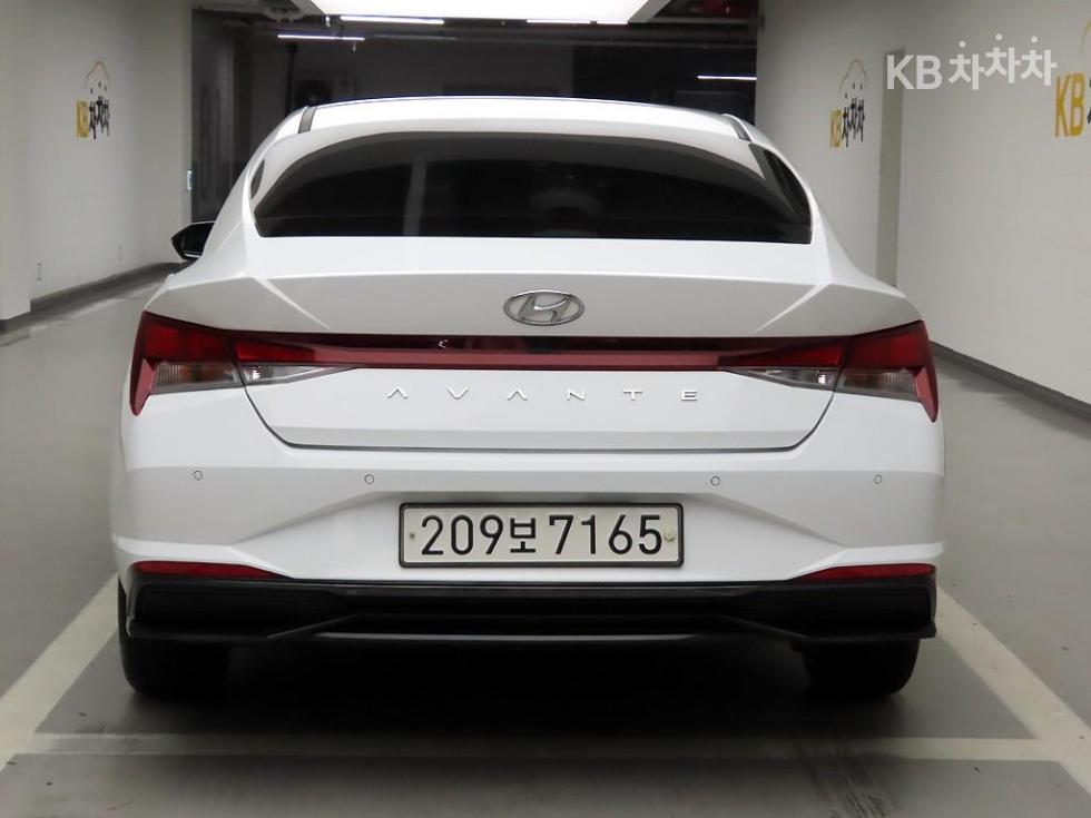Hyundai Avante — фото 3
