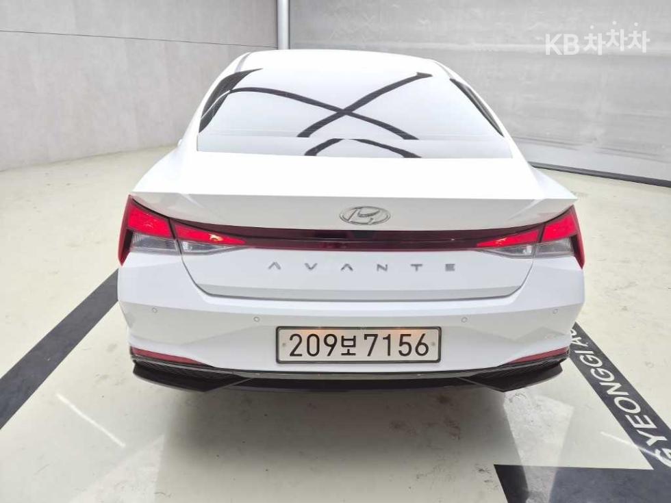 Hyundai Avante — фото 3