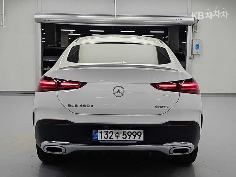 Mercedes-Benz GLE-Class BASE MODEL — фото 3