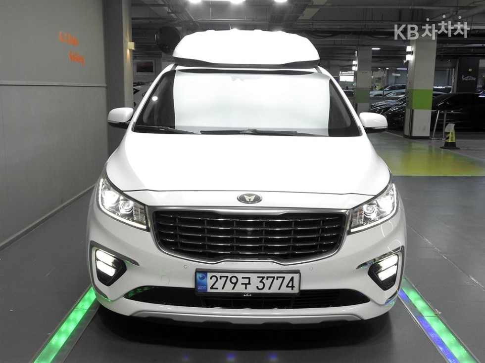 Kia Carnival Noblesse Special — фото 1