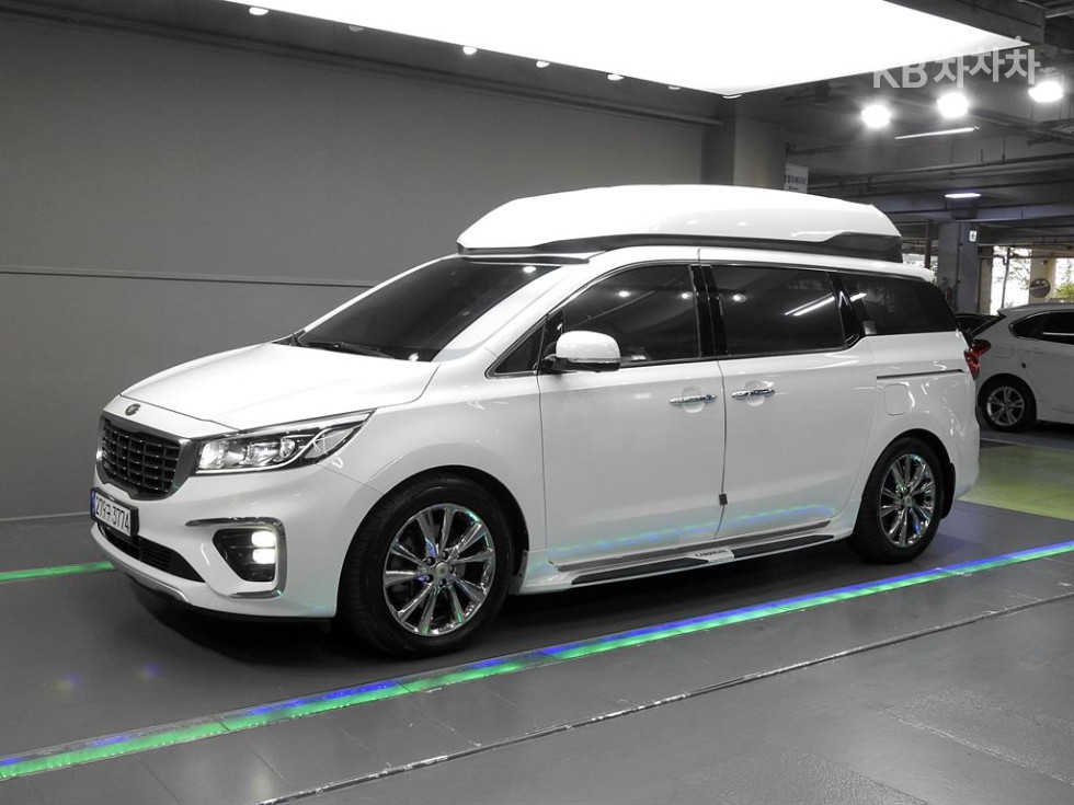 Kia Carnival Noblesse Special — фото 2