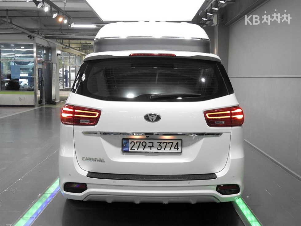 Kia Carnival Noblesse Special — фото 4