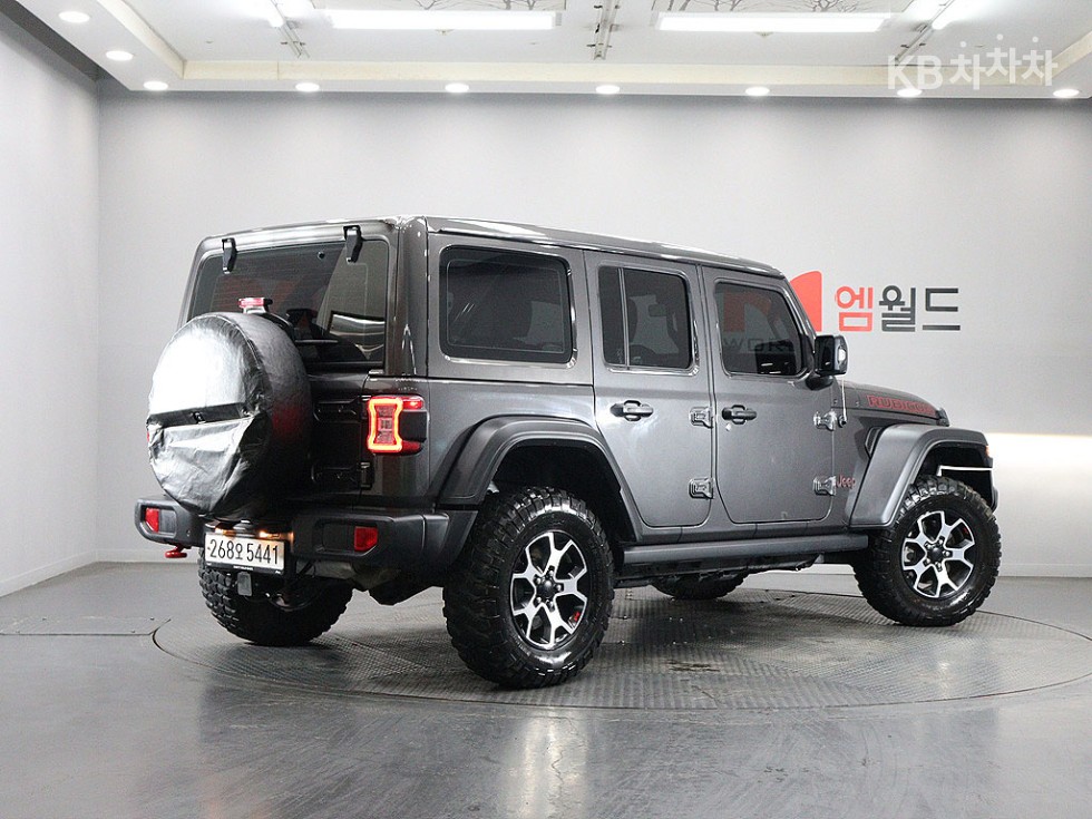 Jeep Wrangler BASE MODEL — фото 3