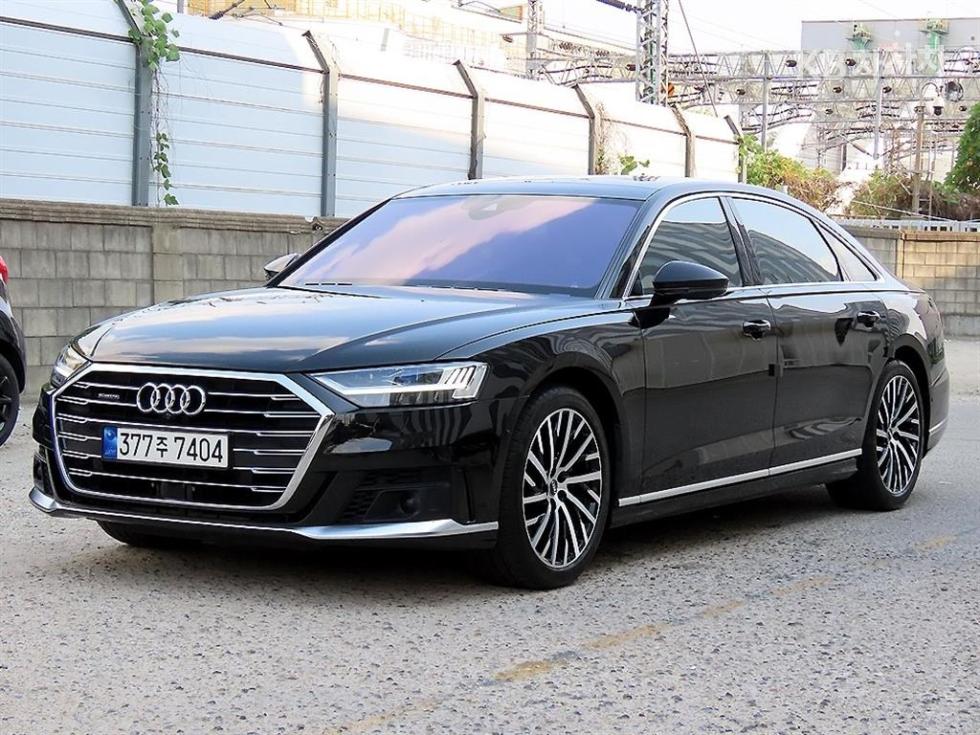 Audi A8 — фото 2