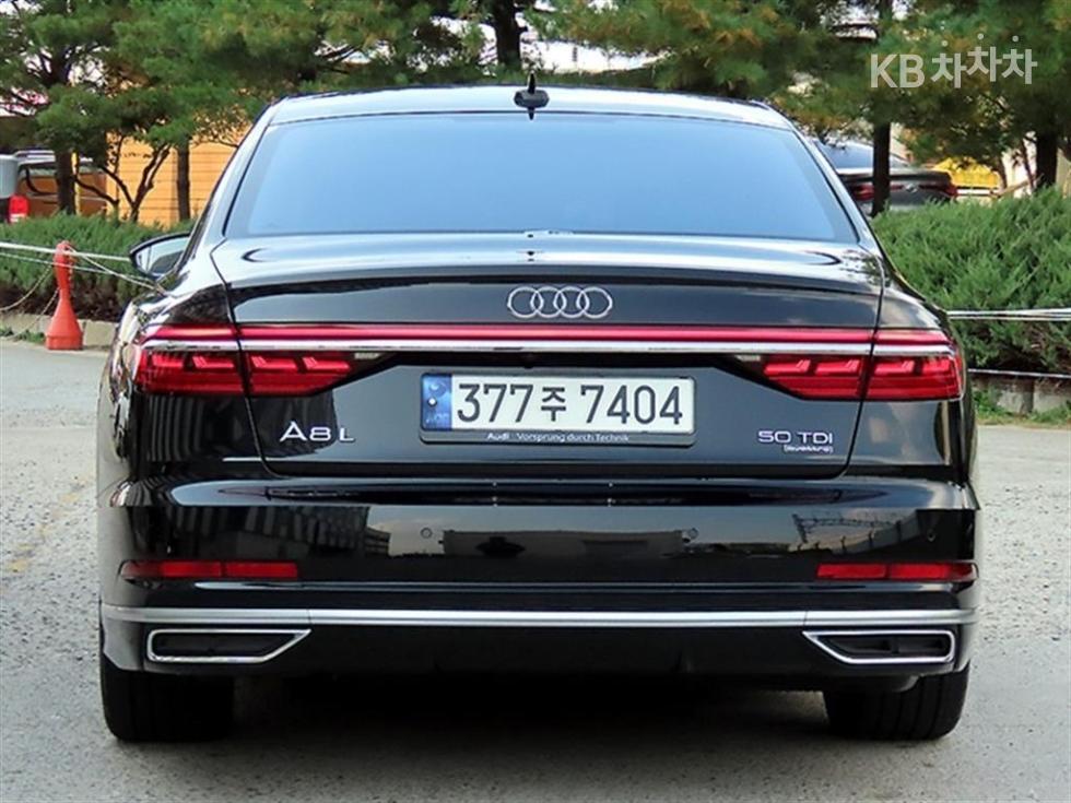 Audi A8 — фото 4
