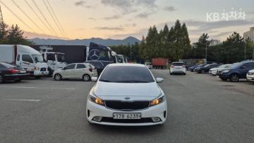 Kia K3 1.6 가솔린 디럭스 — foto 1