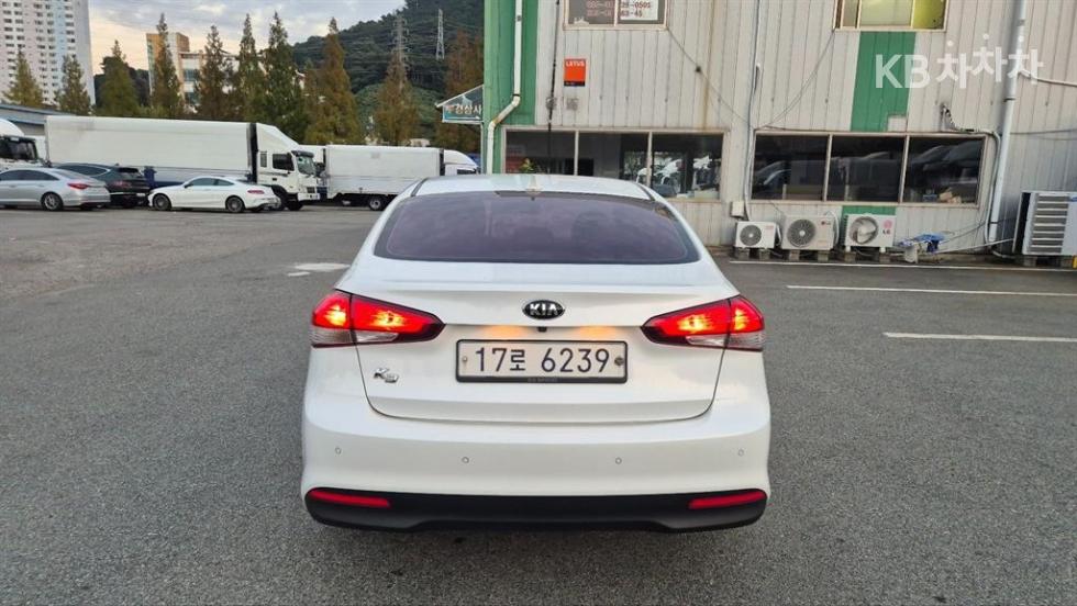 Kia K3 — miniaturë 5