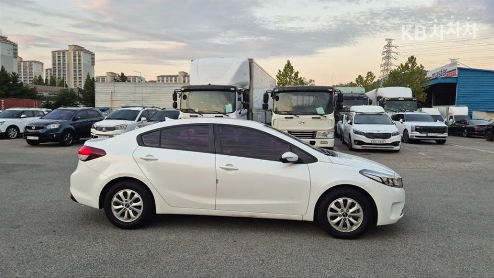 Kia K3 — miniaturë 8