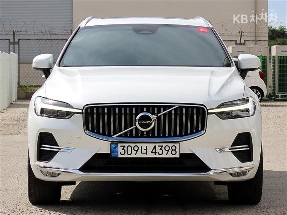 Volvo XC60 Ultimate Bright — фото 1