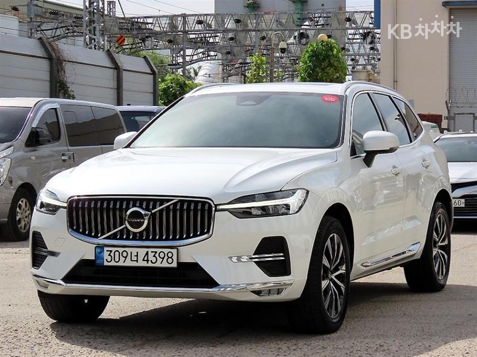 Volvo XC60 Ultimate Bright — фото 2