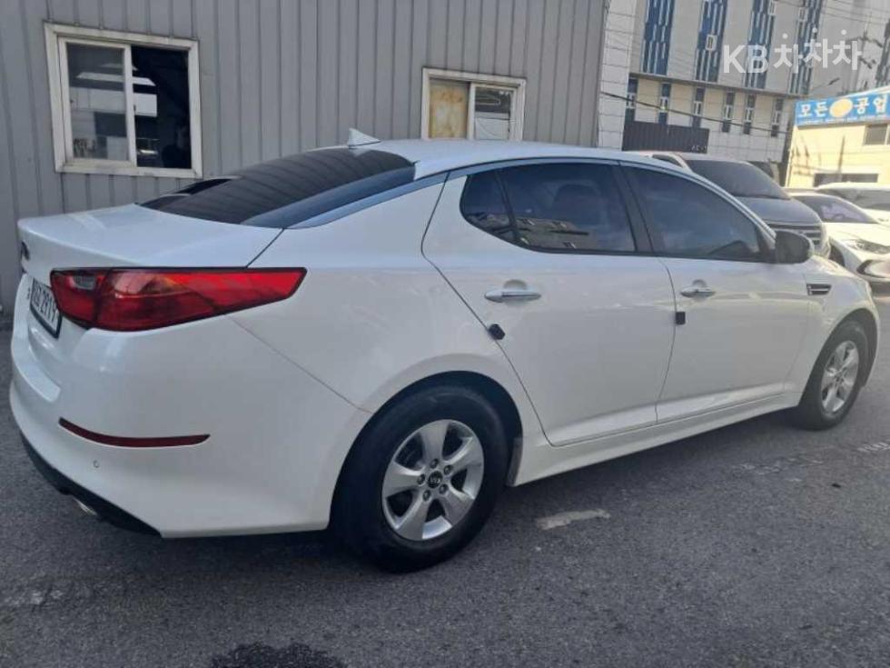Kia K5 — miniaturë 4