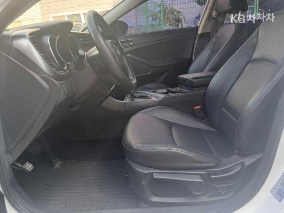 Kia K5 — miniaturë 7