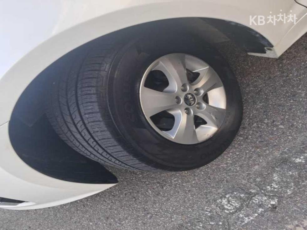 Kia K5 — miniaturë 18